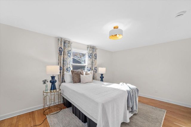 6165 N Santa Monica BOULEVARD, Whitefish Bay, WI 53217