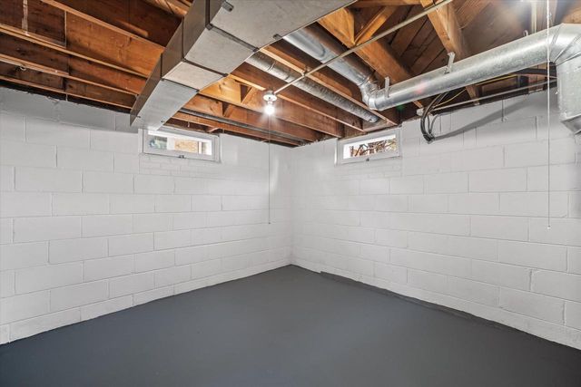 6165 N Santa Monica BOULEVARD, Whitefish Bay, WI 53217