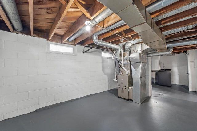 6165 N Santa Monica BOULEVARD, Whitefish Bay, WI 53217