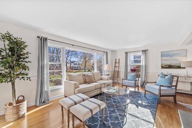 6165 N Santa Monica BOULEVARD, Whitefish Bay, WI 53217