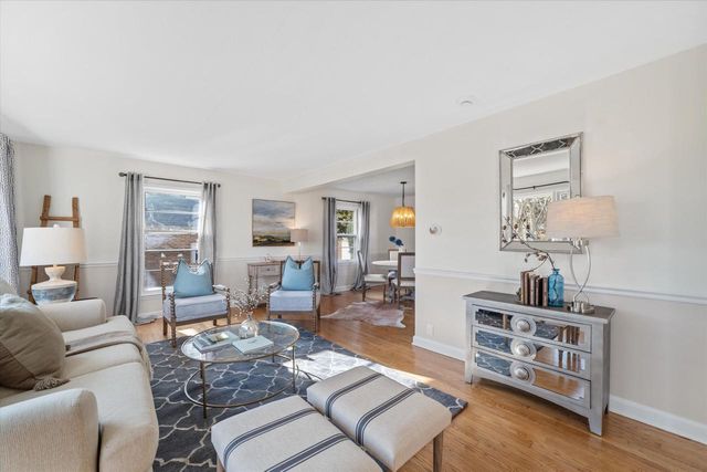 6165 N Santa Monica BOULEVARD, Whitefish Bay, WI 53217