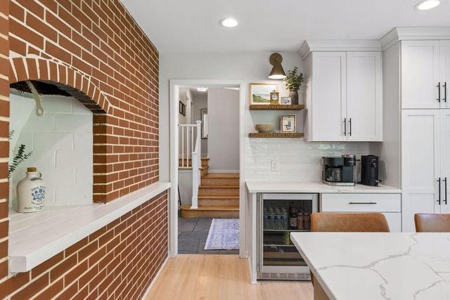 522 Shadyway Road, Wayzata, MN 55391