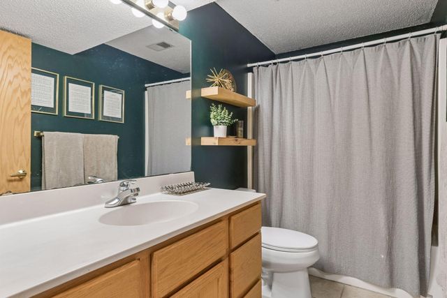 522 Shadyway Road, Wayzata, MN 55391
