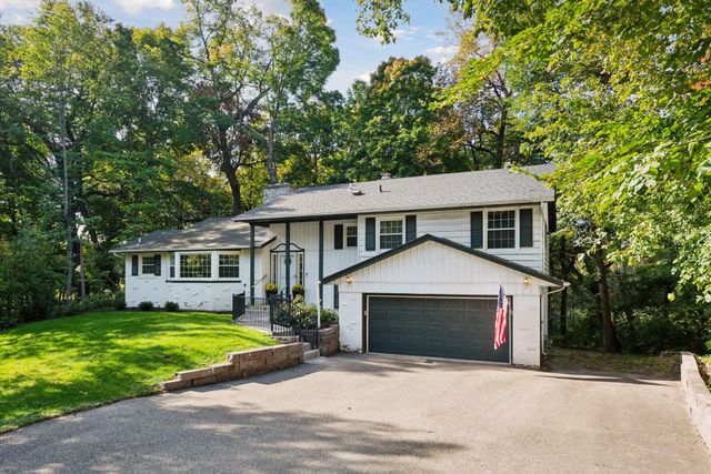 522 Shadyway Road, Wayzata, MN 55391