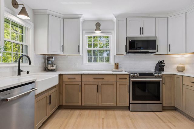 522 Shadyway Road, Wayzata, MN 55391