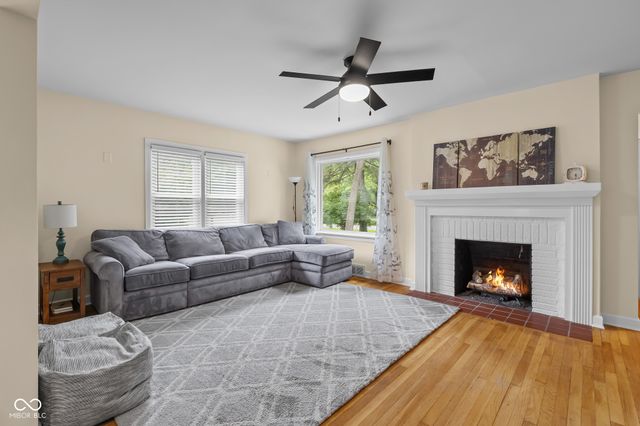 2645 Washington Street, Columbus, IN 47201