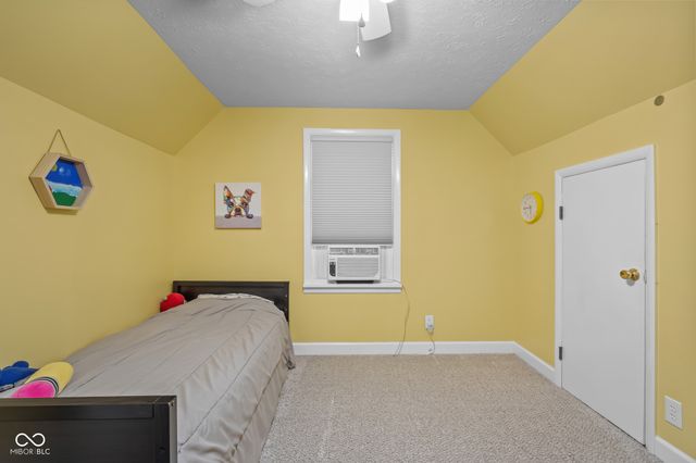 2645 Washington Street, Columbus, IN 47201