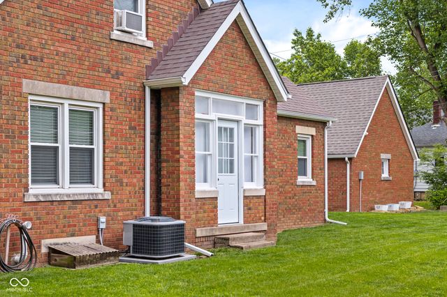 2645 Washington Street, Columbus, IN 47201