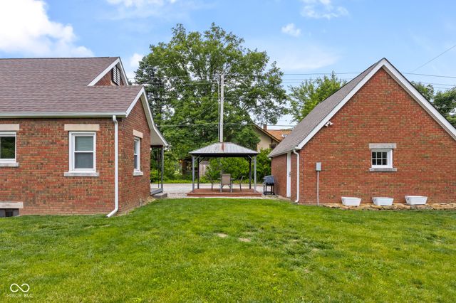2645 Washington Street, Columbus, IN 47201