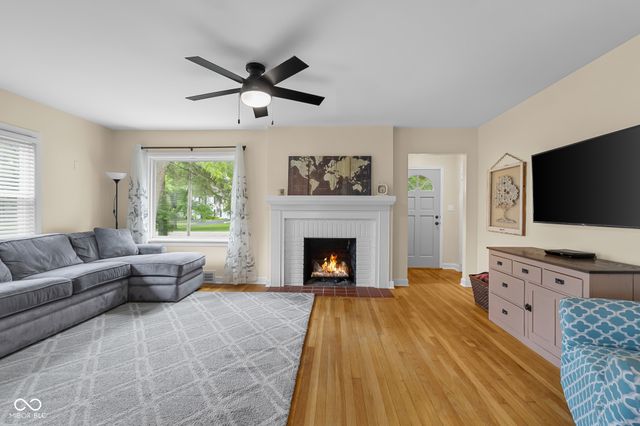 2645 Washington Street, Columbus, IN 47201