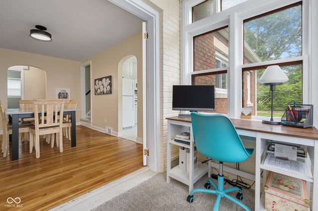 2645 Washington Street, Columbus, IN 47201