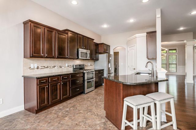 886 Ballater Drive, Delaware, OH 43015