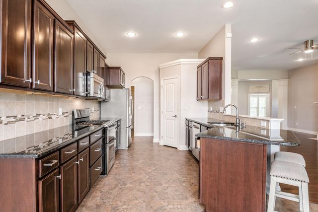 886 Ballater Drive, Delaware, OH 43015