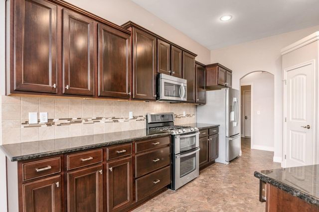 886 Ballater Drive, Delaware, OH 43015