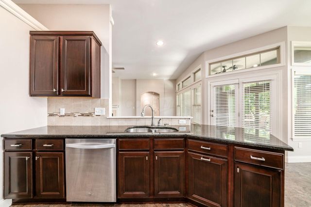 886 Ballater Drive, Delaware, OH 43015