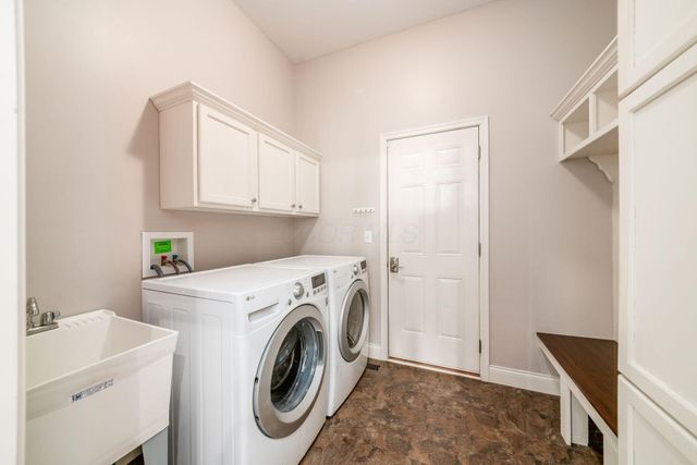 886 Ballater Drive, Delaware, OH 43015