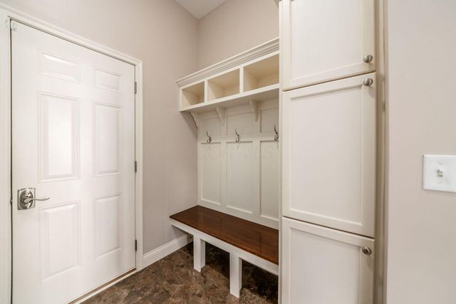 886 Ballater Drive, Delaware, OH 43015