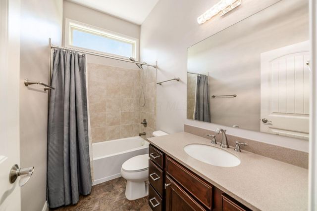 886 Ballater Drive, Delaware, OH 43015