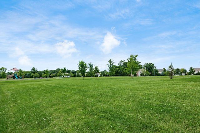 886 Ballater Drive, Delaware, OH 43015