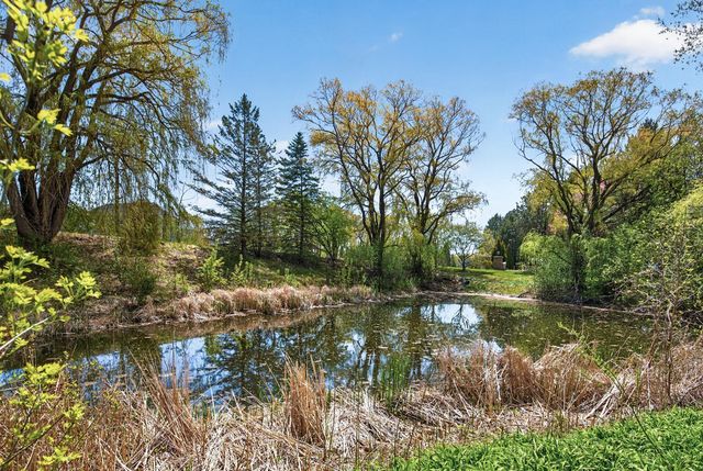 7319 Fawn Hill Road, Chanhassen, MN 55317