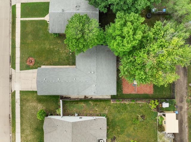 305 18TH ST NW, Minot, ND 58703