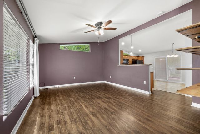 305 18TH ST NW, Minot, ND 58703