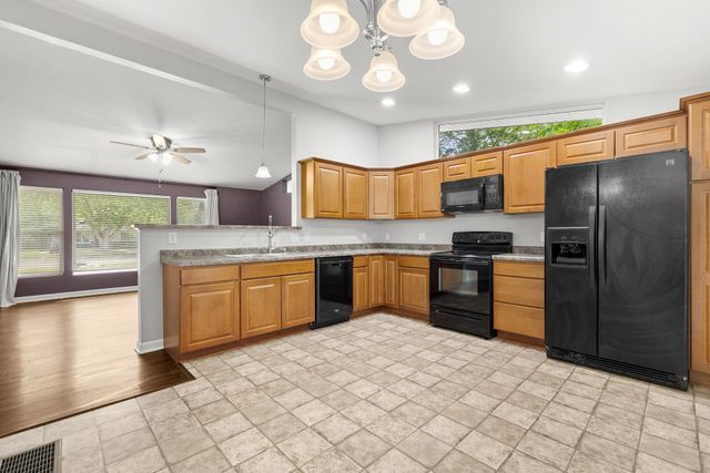 305 18TH ST NW, Minot, ND 58703