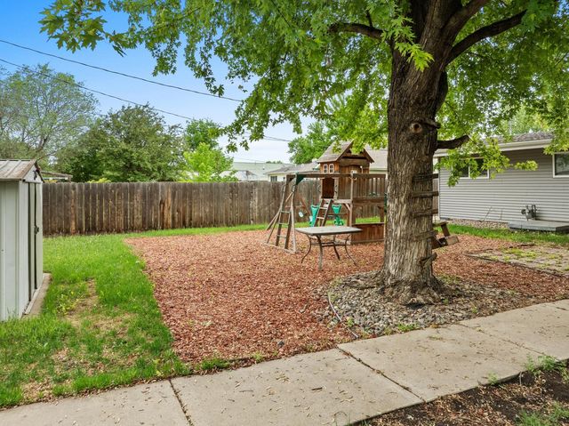 305 18TH ST NW, Minot, ND 58703