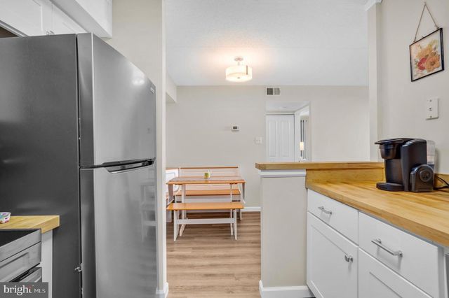 5200 HILLTOP DR #W-16, Brookhaven, PA 19015