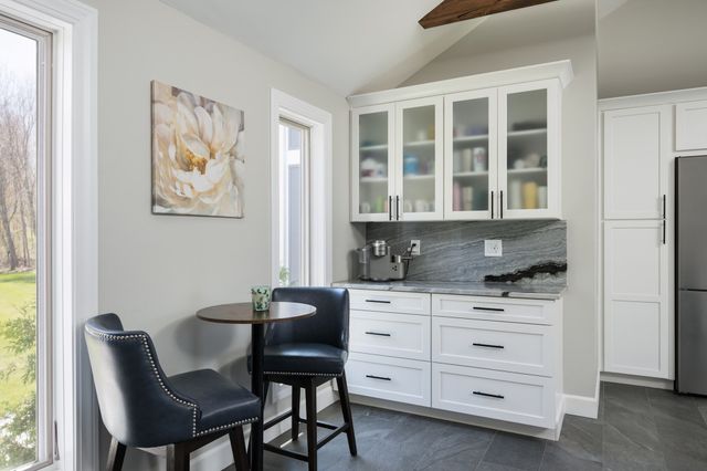 11 Walnut St, Freetown, MA 02702