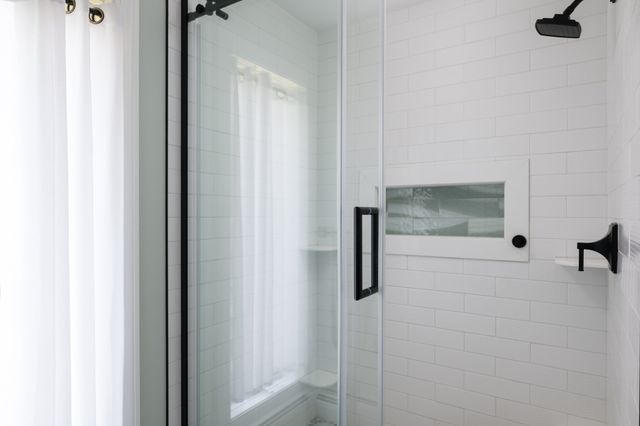 11 Walnut St, Freetown, MA 02702