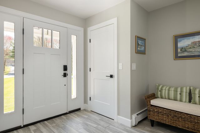 11 Walnut St, Freetown, MA 02702