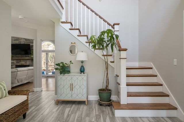 11 Walnut St, Freetown, MA 02702