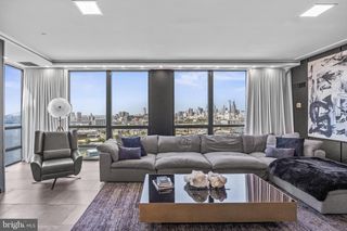 901 N PENN ST #P2401-2, Philadelphia, PA 19123