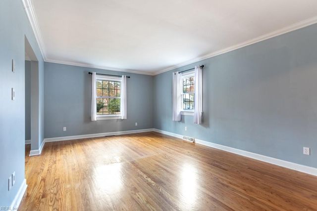 130 Stage RD, Newport News, VA 23606