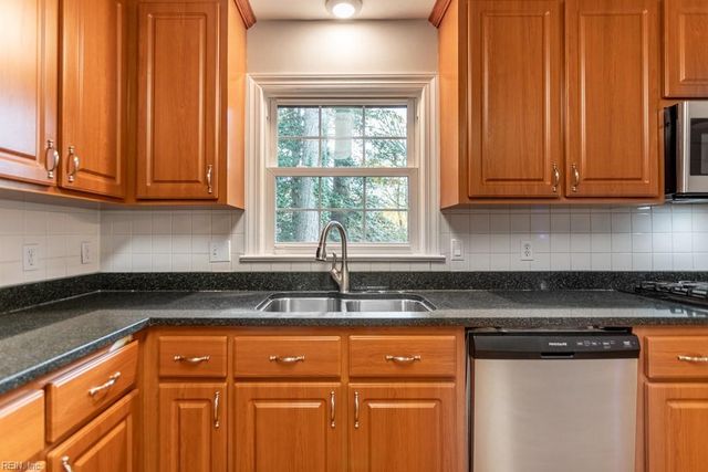 130 Stage RD, Newport News, VA 23606