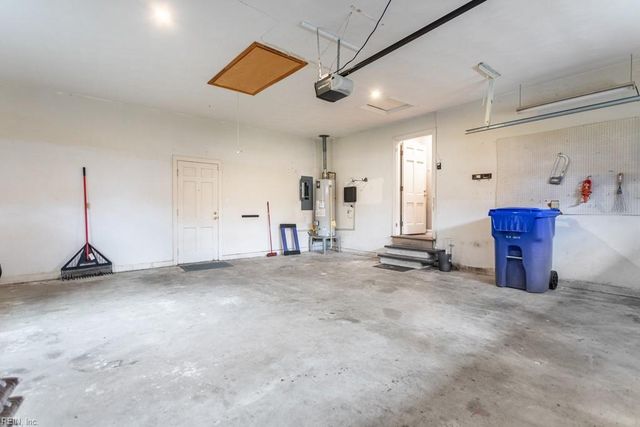 130 Stage RD, Newport News, VA 23606