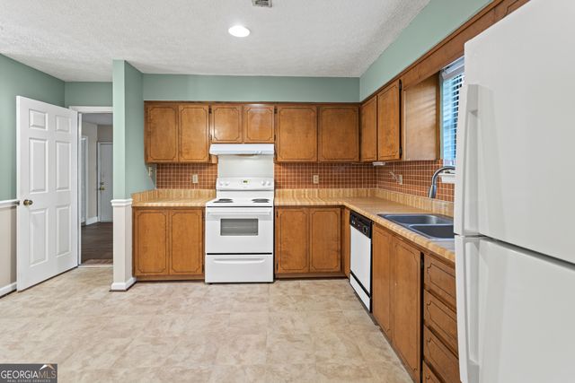 616 Sandy Run Drive, Hinesville, GA 31313