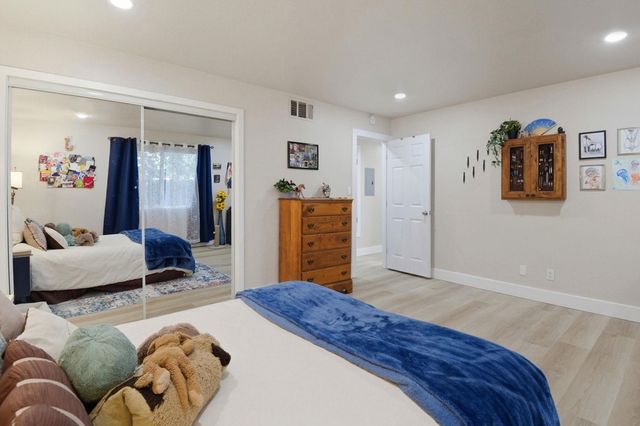 2155 2155 Chestnut St, Livermore, CA 94551