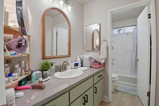 2155 2155 Chestnut St, Livermore, CA 94551