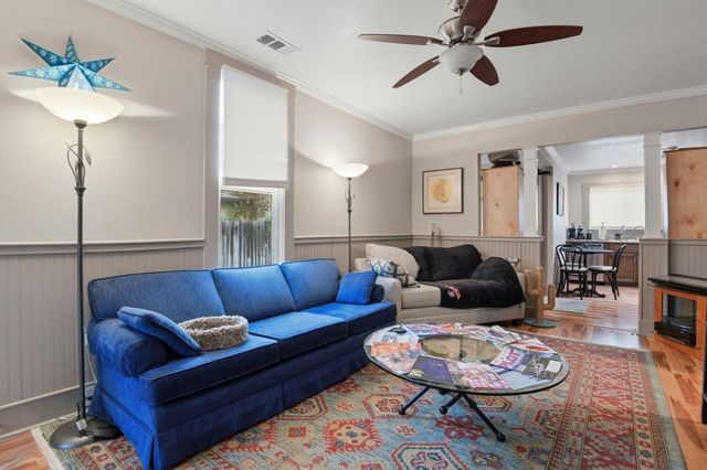 2155 2155 Chestnut St, Livermore, CA 94551