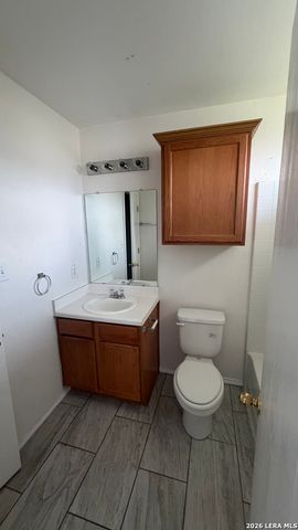 8411 CRINUM LILY DR, Converse, TX 78109
