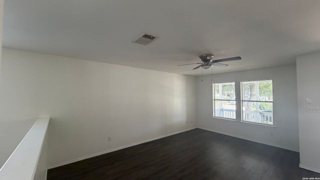 8411 CRINUM LILY DR, Converse, TX 78109