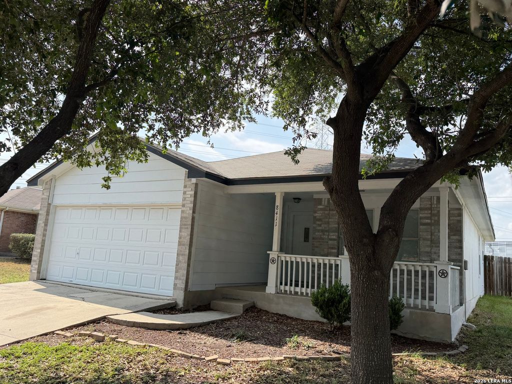 8411 CRINUM LILY DR, Converse, TX 78109