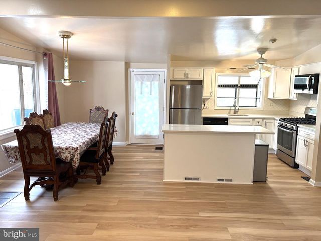 512 DENNIS AVE, Silver Spring, MD 20901