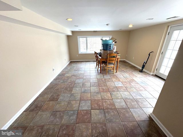 512 DENNIS AVE, Silver Spring, MD 20901