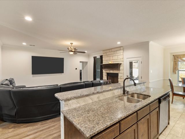 2501 Bunker Hill Drive, Burleson, TX 76028