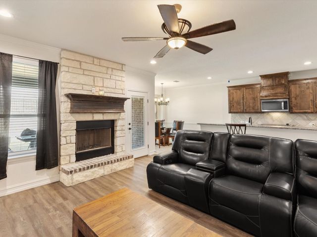 2501 Bunker Hill Drive, Burleson, TX 76028