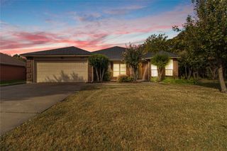7037 Bennington Drive, Watauga, TX 76148