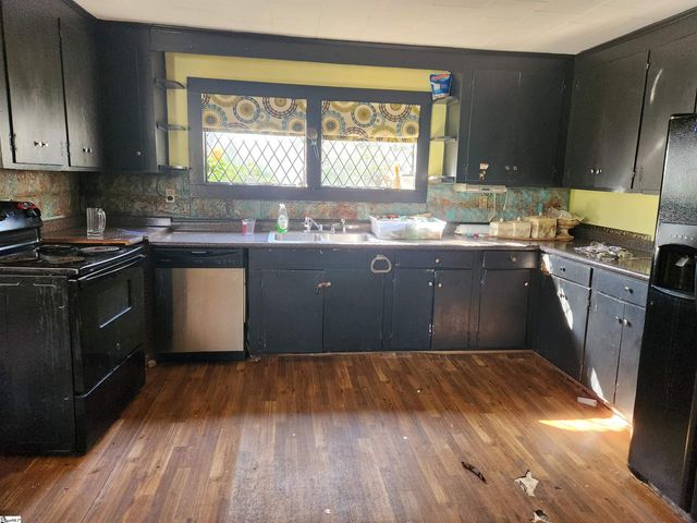 1212 Duncan Reidville Road, Duncan, SC 29344